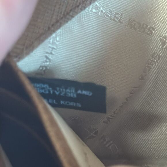 Michael Kors Brown Wallet 
JET SET TRAVEL
LEATHER
Brand new - Picture 7 of 9